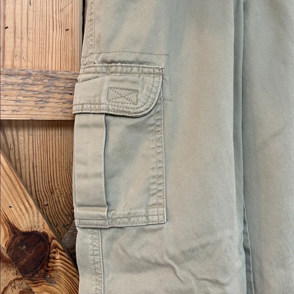 The Children's Place boy’s pull-on cargo pants, khaki size 8 adjustable waist